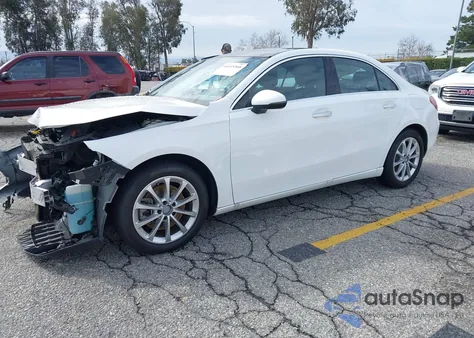 2019 Mercedes-Benz A 220 z USA, uszkodzony, nr VIN WDD3G4EBXKW011894